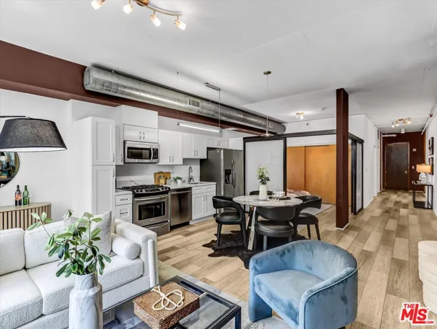 1111 S Grand Avenue 412, Los Angeles, California 90015