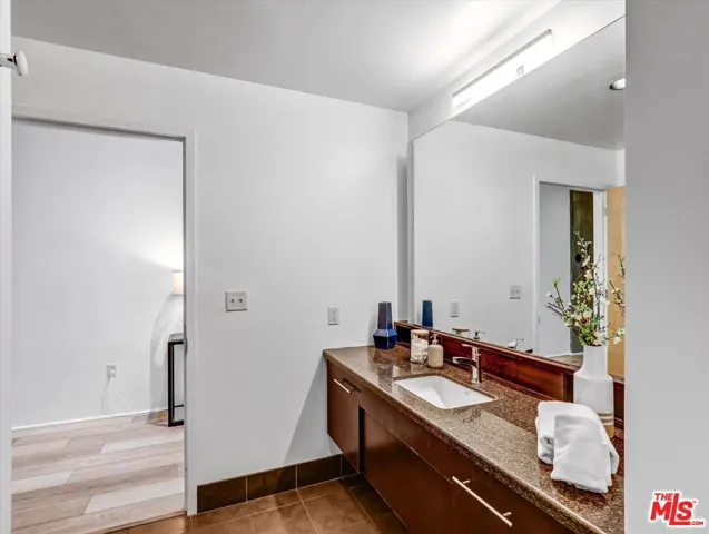 1111 S Grand Avenue 412, Los Angeles, California 90015