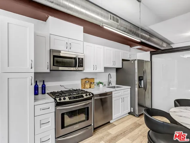 1111 S Grand Avenue 412, Los Angeles, California 90015