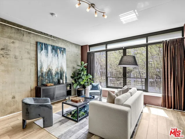 1111 S Grand Avenue 412, Los Angeles, California 90015