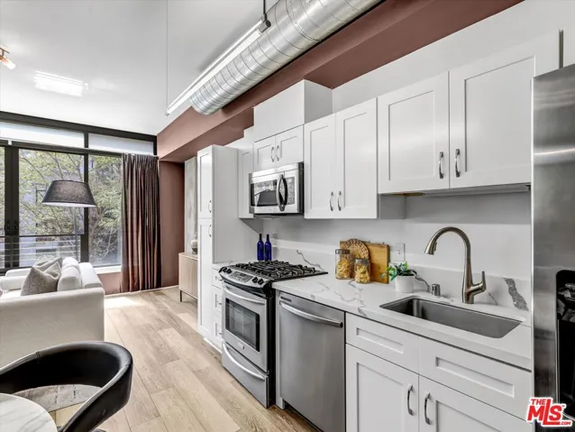 1111 S Grand Avenue 412, Los Angeles, California 90015