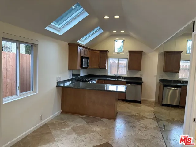 2454 Penmar, Venice, California 90291