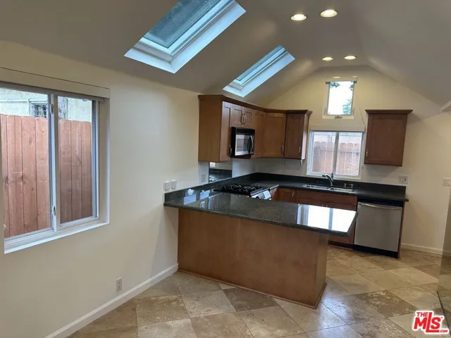 2454 Penmar, Venice, California 90291