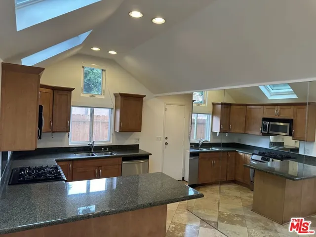 2454 Penmar, Venice, California 90291