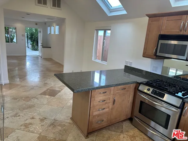 2454 Penmar, Venice, California 90291