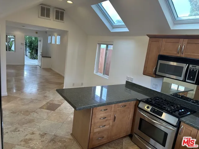 2454 Penmar, Venice, California 90291