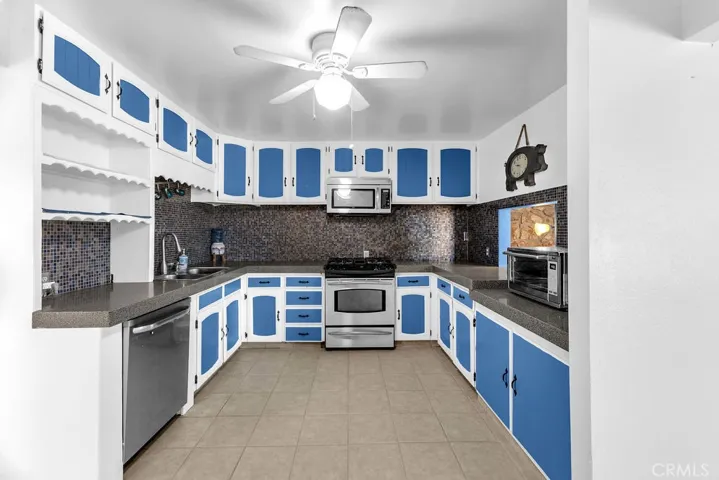 1998 Cambria Avenue, Landers, California 92285