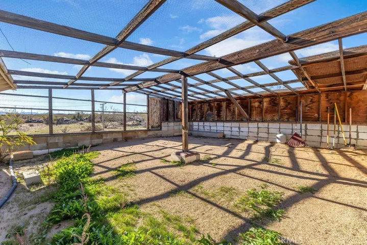 1998 Cambria Avenue, Landers, California 92285