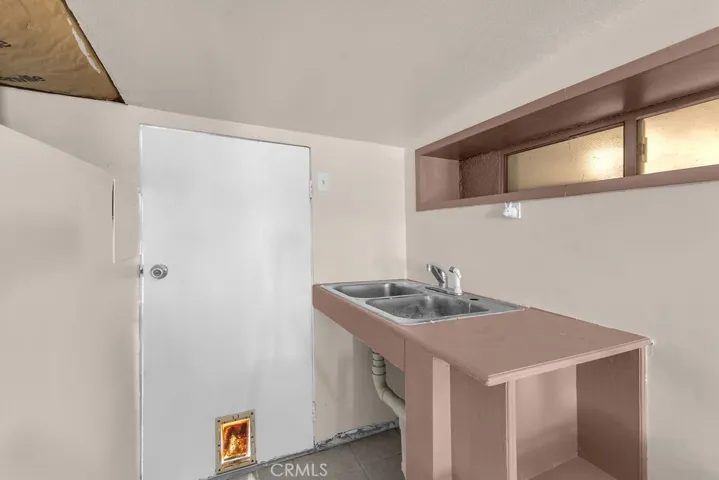 1998 Cambria Avenue, Landers, California 92285