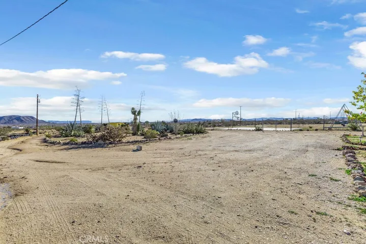 1998 Cambria Avenue, Landers, California 92285