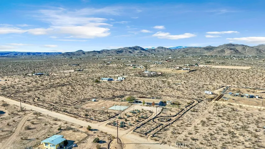 1998 Cambria Avenue, Landers, California 92285