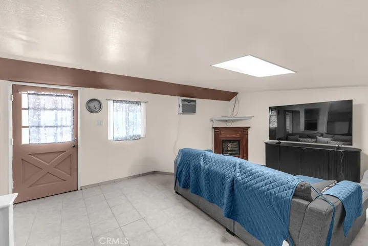 1998 Cambria Avenue, Landers, California 92285