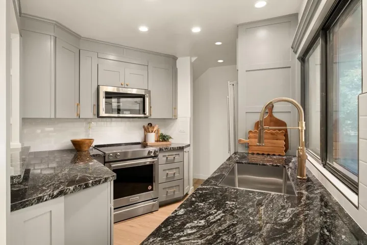 2289 Caminito Pajarito 160, San Diego, California 92107