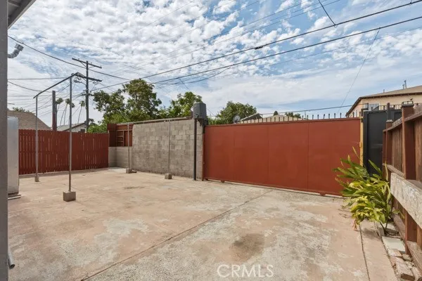 1464 E 23rd, Los Angeles, California 90011