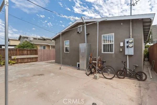 1464 E 23rd, Los Angeles, California 90011