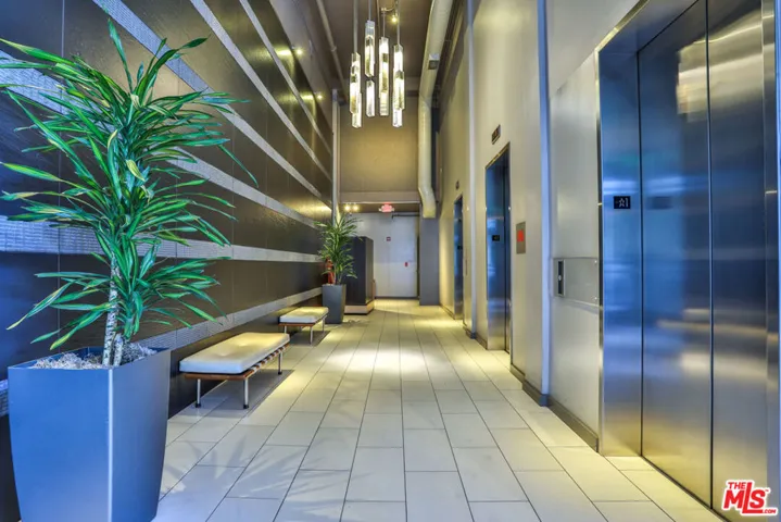 645 W 9th Street 201, Los Angeles, California 90015