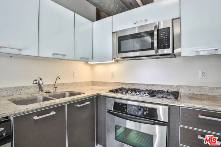 645 W 9th Street 201, Los Angeles, California 90015