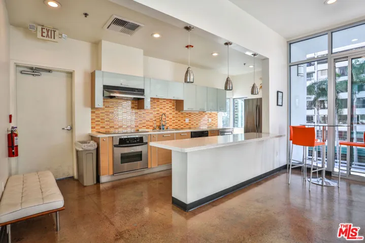 645 W 9th Street 201, Los Angeles, California 90015