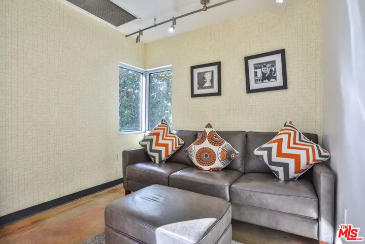 645 W 9th Street 201, Los Angeles, California 90015