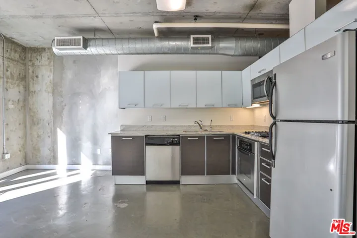 645 W 9th Street 201, Los Angeles, California 90015