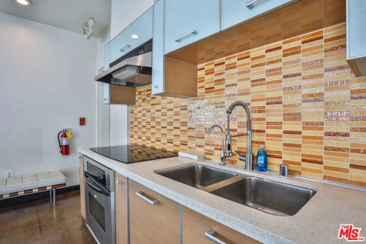 645 W 9th Street 201, Los Angeles, California 90015