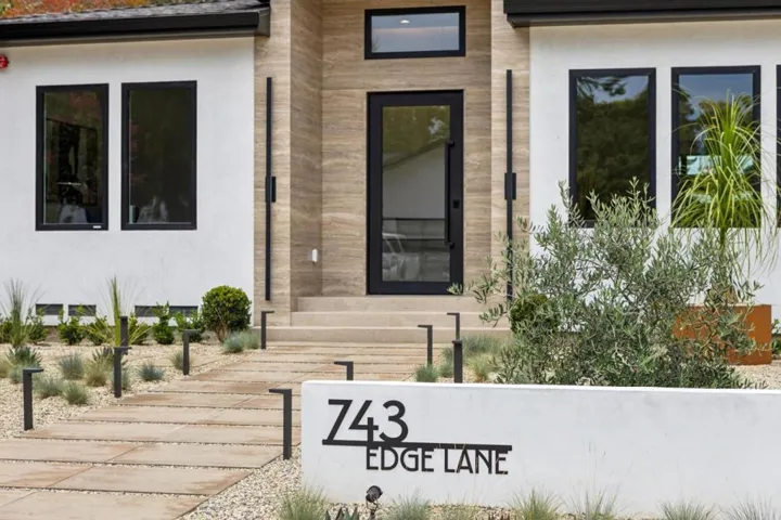 743 Edge Lane, Los Altos, California 94024