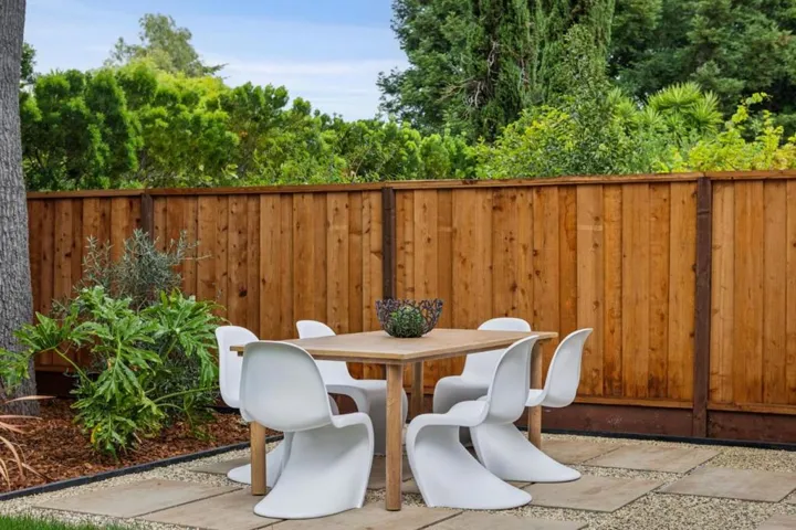 743 Edge Lane, Los Altos, California 94024