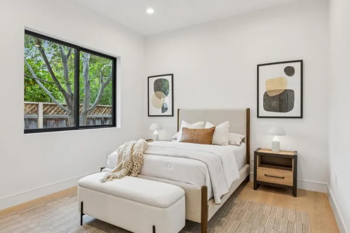 743 Edge Lane, Los Altos, California 94024