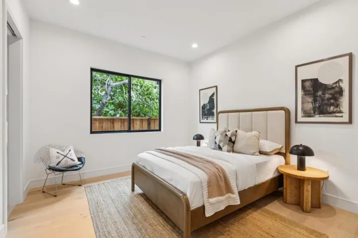 743 Edge Lane, Los Altos, California 94024