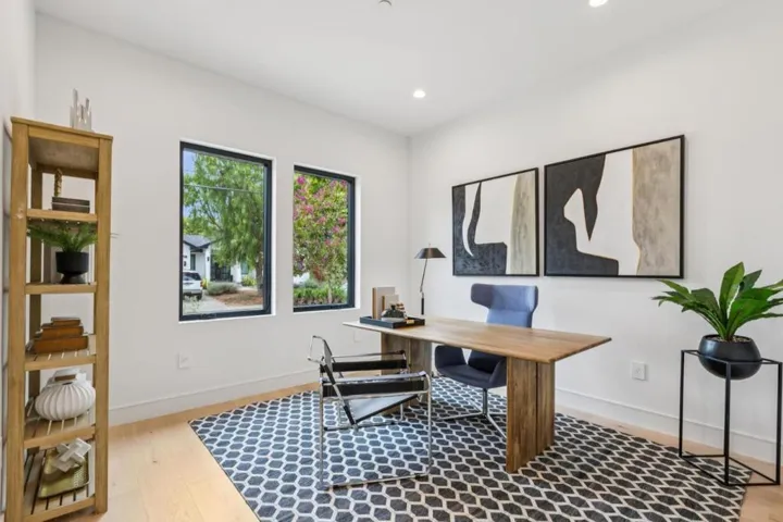 743 Edge Lane, Los Altos, California 94024