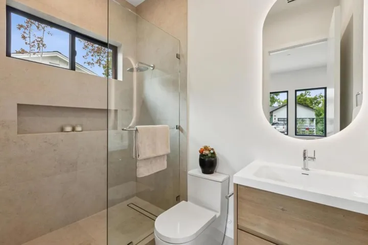 743 Edge Lane, Los Altos, California 94024