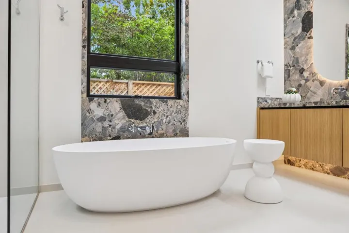 743 Edge Lane, Los Altos, California 94024