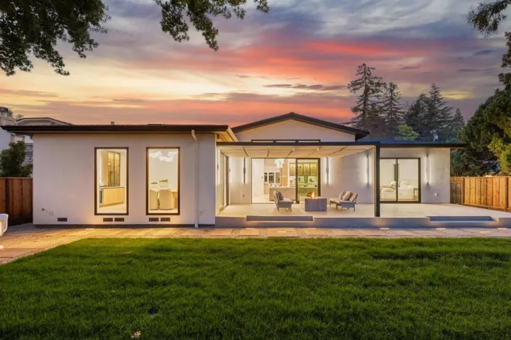 743 Edge Lane, Los Altos, California 94024