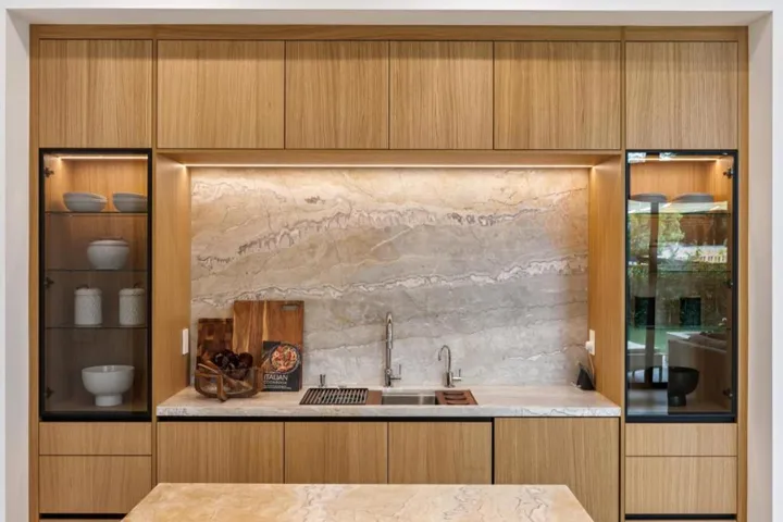 743 Edge Lane, Los Altos, California 94024