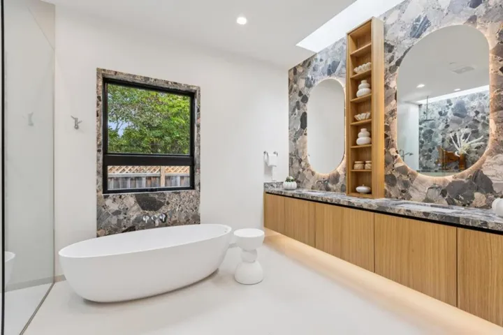 743 Edge Lane, Los Altos, California 94024