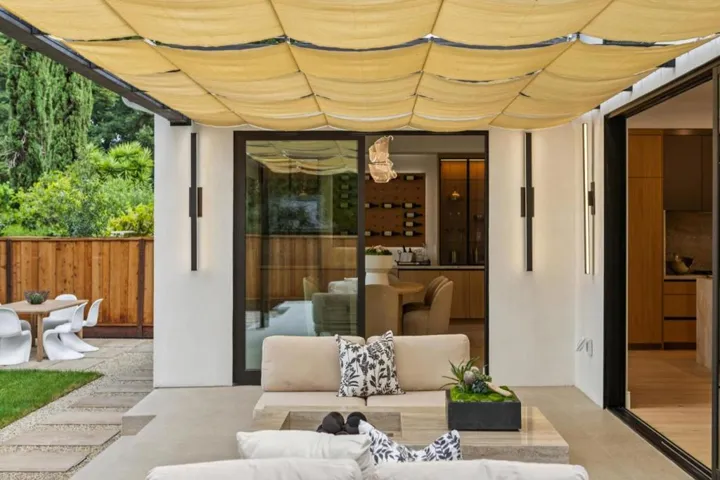 743 Edge Lane, Los Altos, California 94024