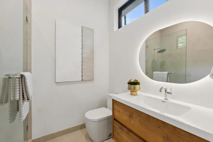 743 Edge Lane, Los Altos, California 94024
