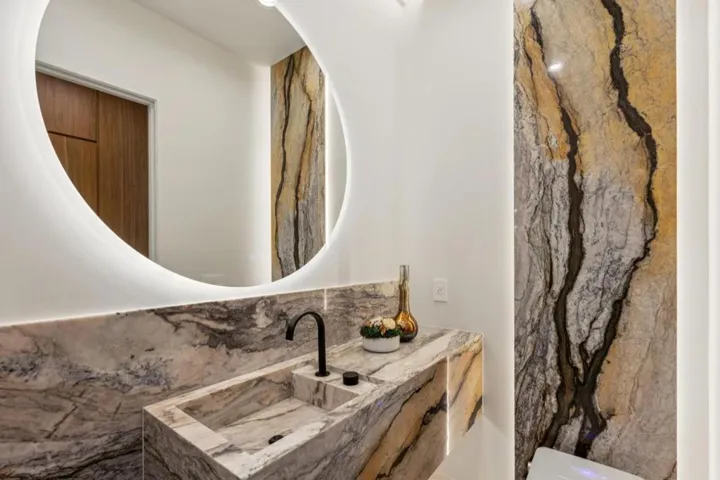 743 Edge Lane, Los Altos, California 94024