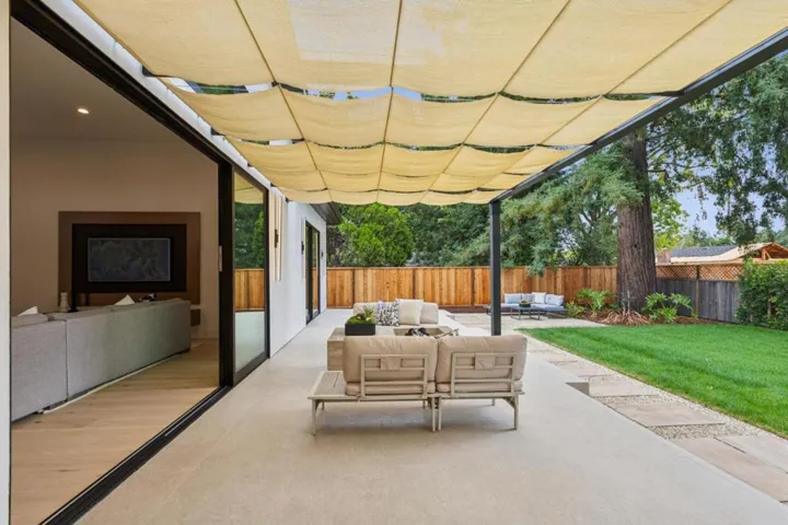 743 Edge Lane, Los Altos, California 94024