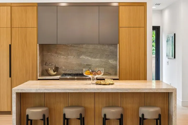 743 Edge Lane, Los Altos, California 94024