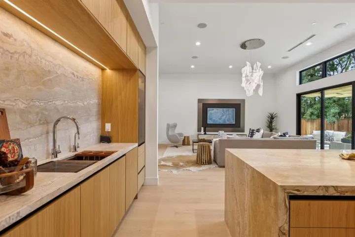 743 Edge Lane, Los Altos, California 94024