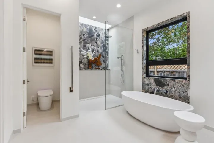 743 Edge Lane, Los Altos, California 94024