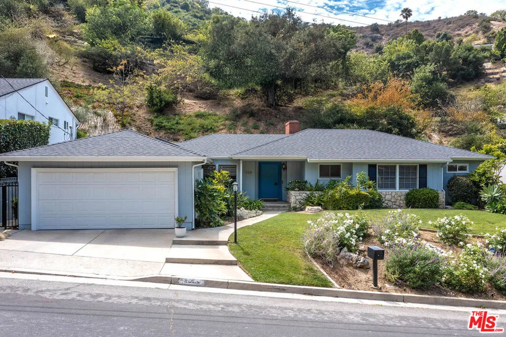 3331 Longridge Ave