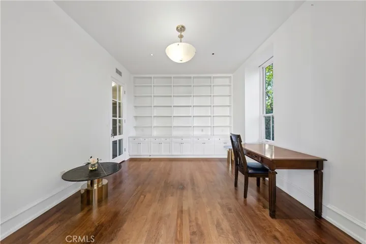 1049 Oak Grove, San Marino, California 91108