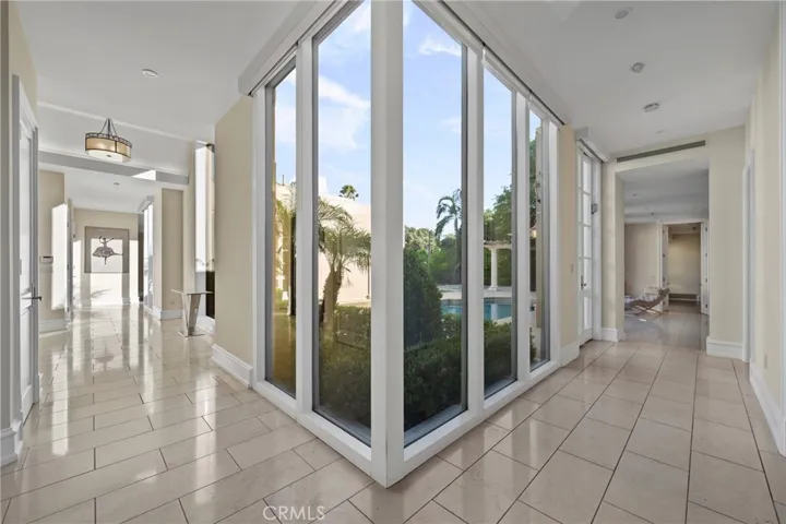 1049 Oak Grove, San Marino, California 91108