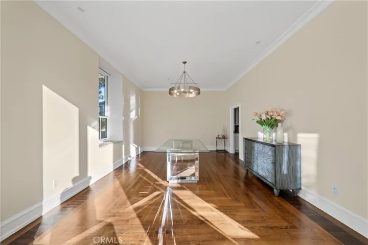 1049 Oak Grove, San Marino, California 91108