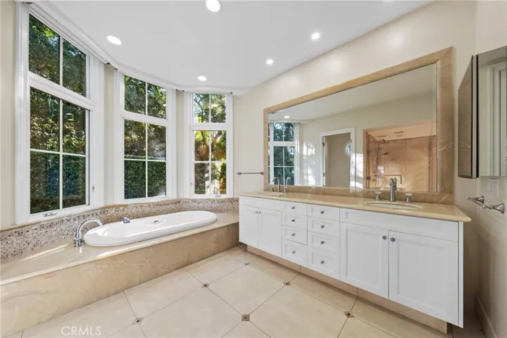 1049 Oak Grove, San Marino, California 91108