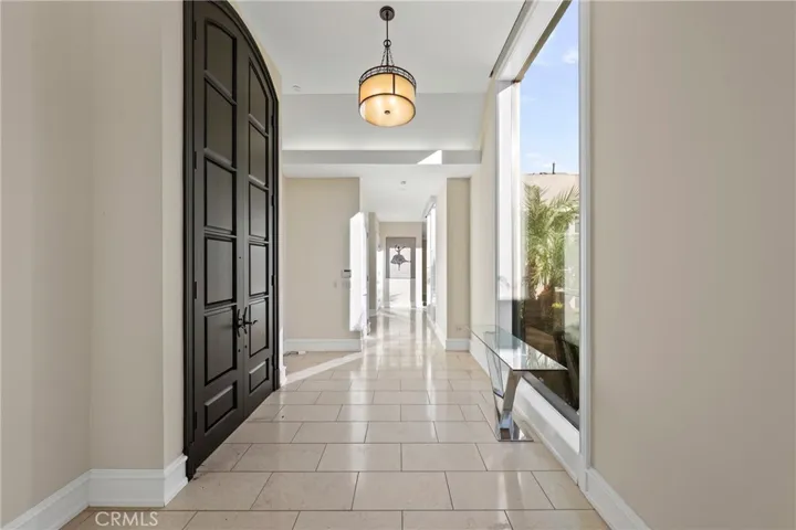 1049 Oak Grove, San Marino, California 91108