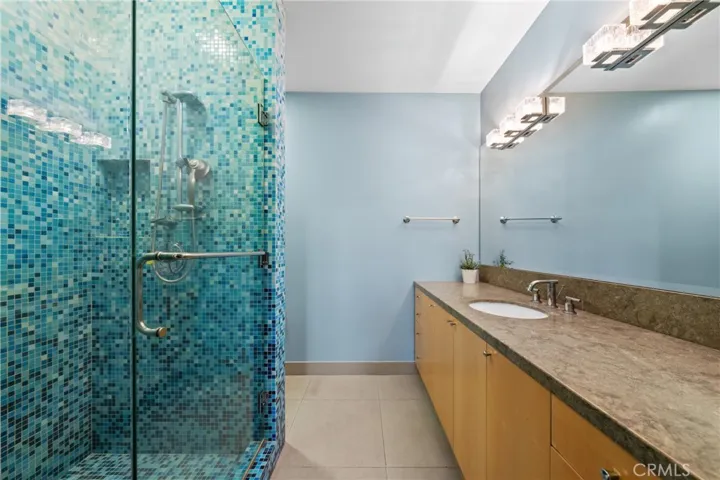 1049 Oak Grove, San Marino, California 91108