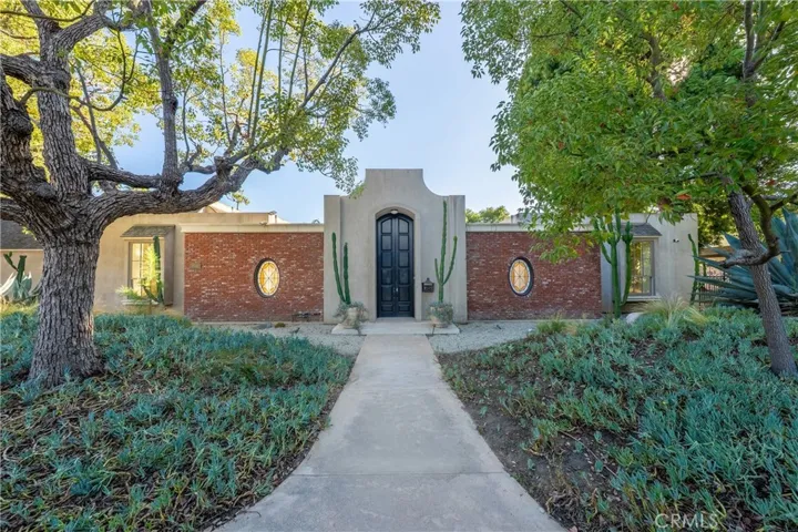 1049 Oak Grove, San Marino, California 91108